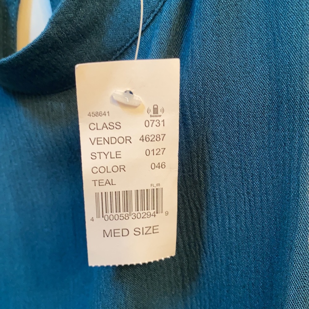 Kendall and Kylie crop top. Size M. Turquoise with lace bottom. NWT - Picture 4 of 7